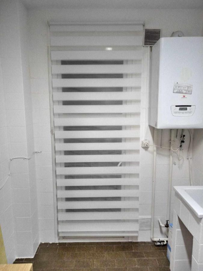 Bed and Breakfast Residencia 12 Octubre Madrid Exterior foto