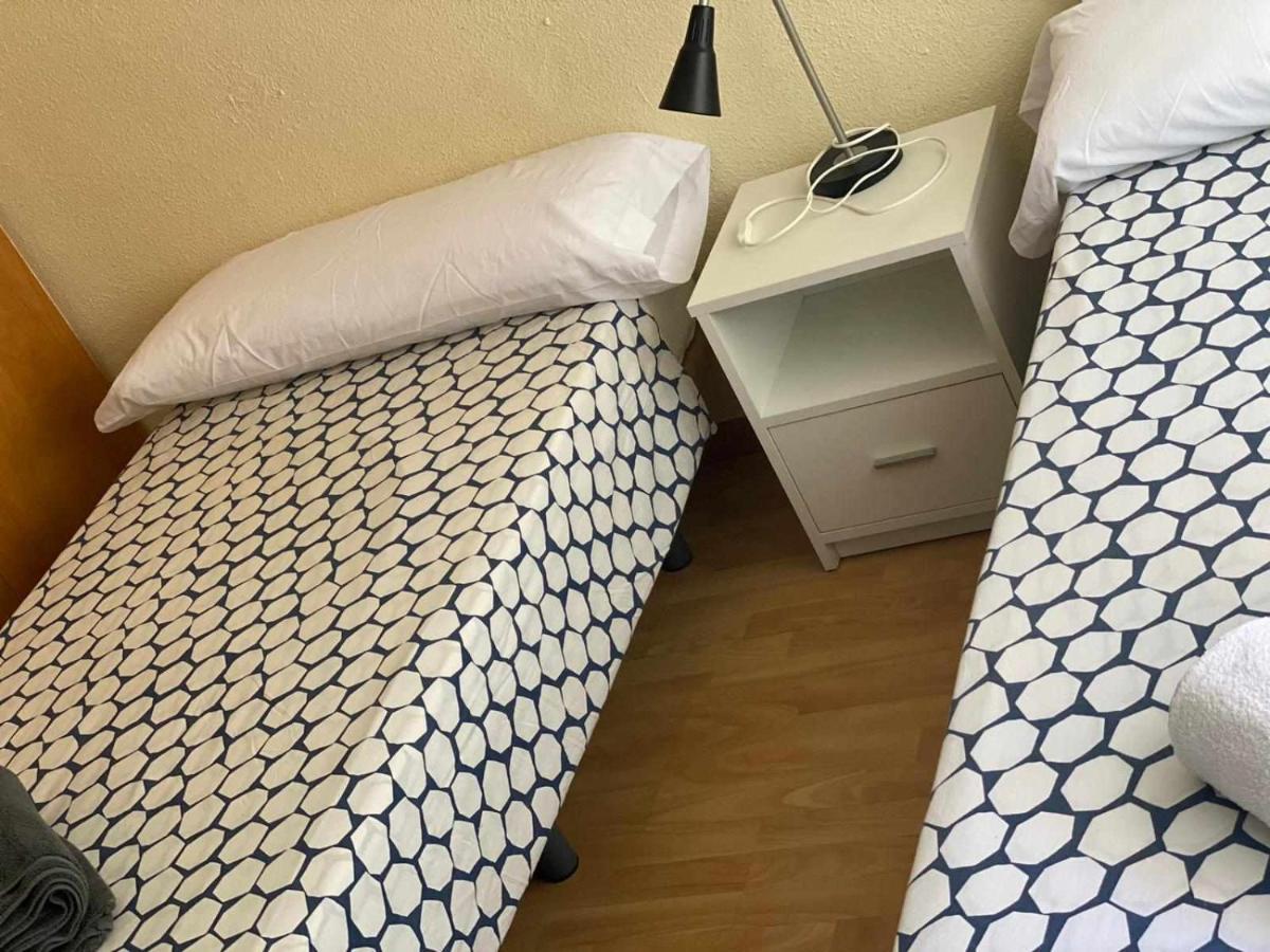 Bed and Breakfast Residencia 12 Octubre Madrid Exterior foto